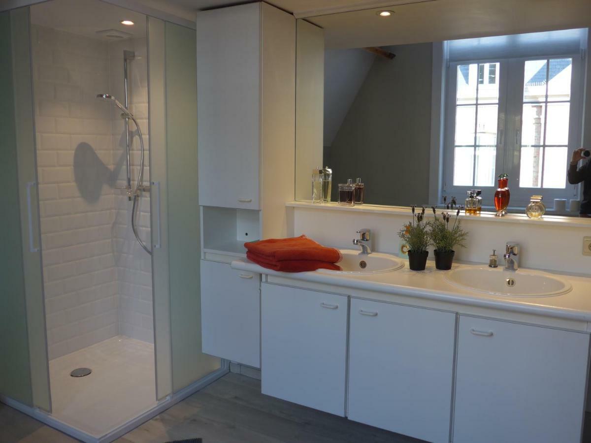 Belarte Framing Shop, Spacious Apartment With Garage In The Heart Of Ieper Exterior photo