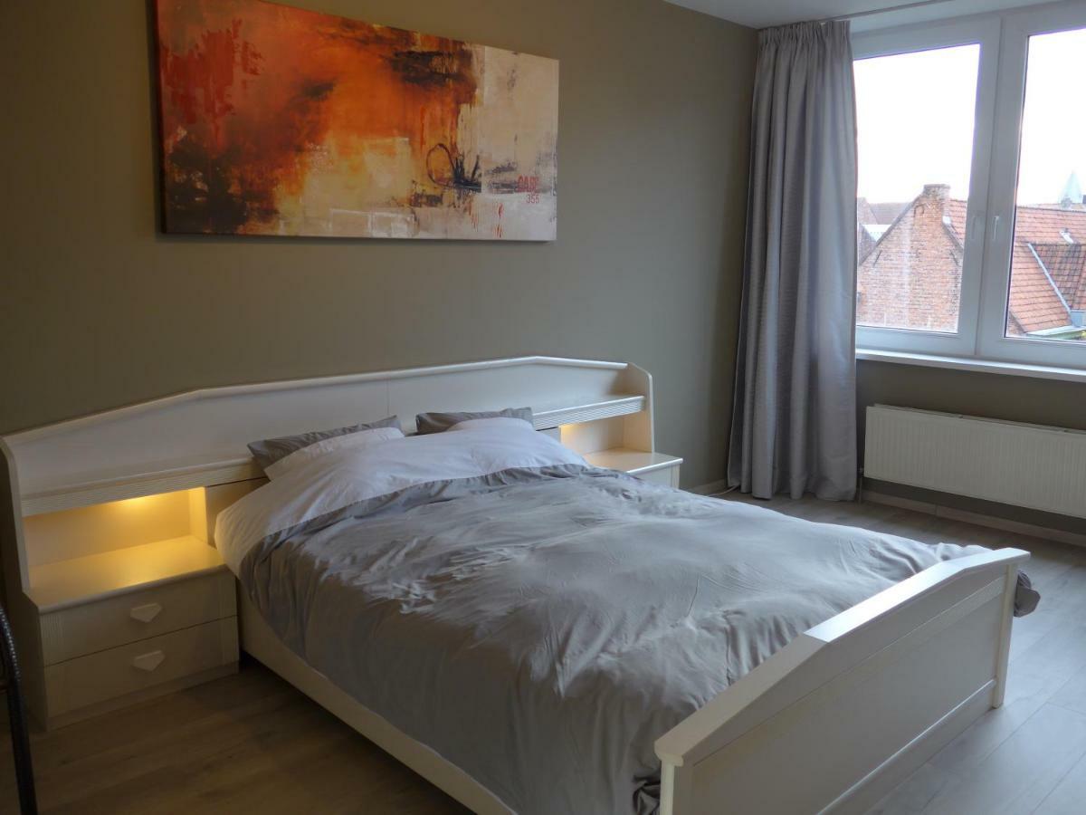 Belarte Framing Shop, Spacious Apartment With Garage In The Heart Of Ieper Exterior photo